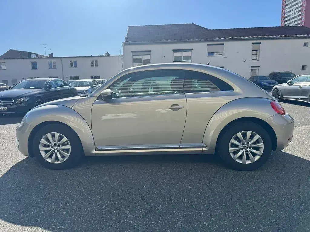 Gebraucht VW Beetle Design 110 PS (80 kW) 2015 Moon rock silver Kleinwagen
