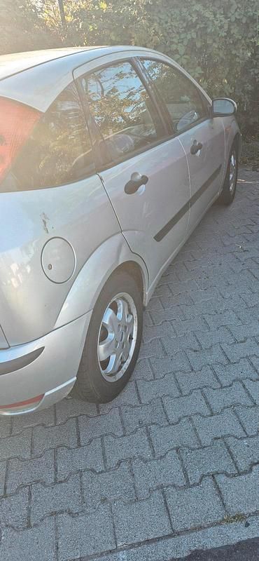 Gebraucht Ford Focus 101 PS (74 kW) 2002 Silber Limousine