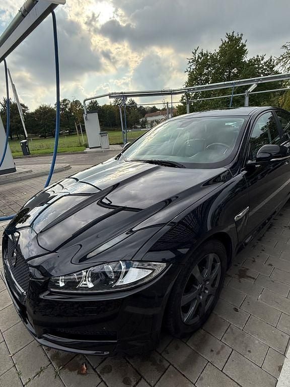 Schwarz Gebraucht 2015 Jaguar XF Limousine | 10.600 € (Guter Preis) - Bild 1/4