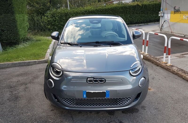 Gebraucht 2022 Fiat 500e La Prima | 20.000 € (Etwas zu teuer) - Bild 1/4