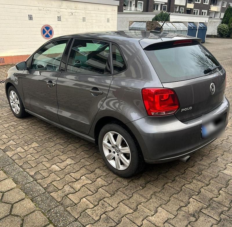 Grau Gebraucht 2010 VW Polo Highline Kleinwagen | 5.250 € (Guter Preis) - Bild 1/4