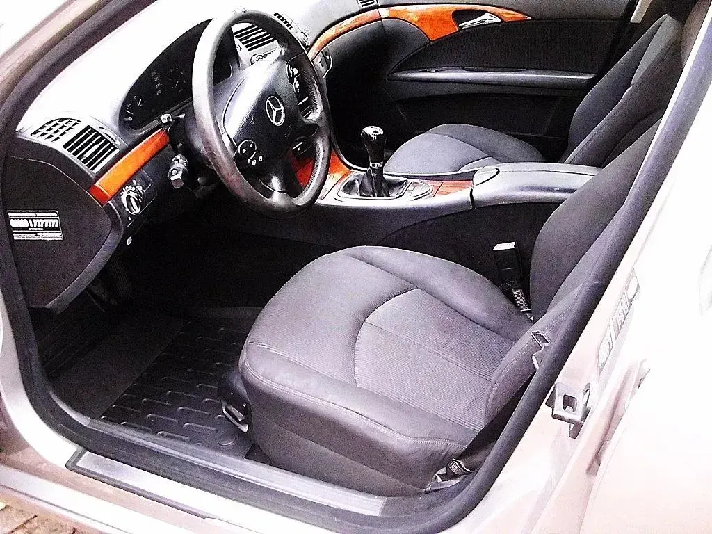 Gebraucht Mercedes E220 170 PS (125 kW) 2007 Gold Kombi