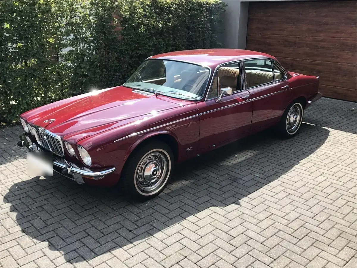 Gebraucht Jaguar XJ12 287 PS (211 kW) 1976 Rot Limousine