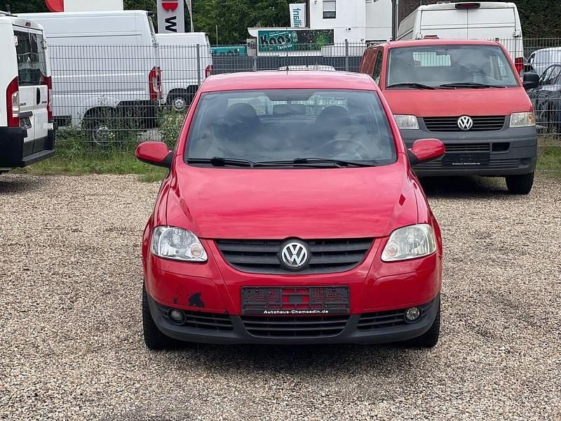 Rot Gebraucht 2010 VW Fox Style Kleinwagen | 2.499 € (Fairer Preis) - Bild 1/4