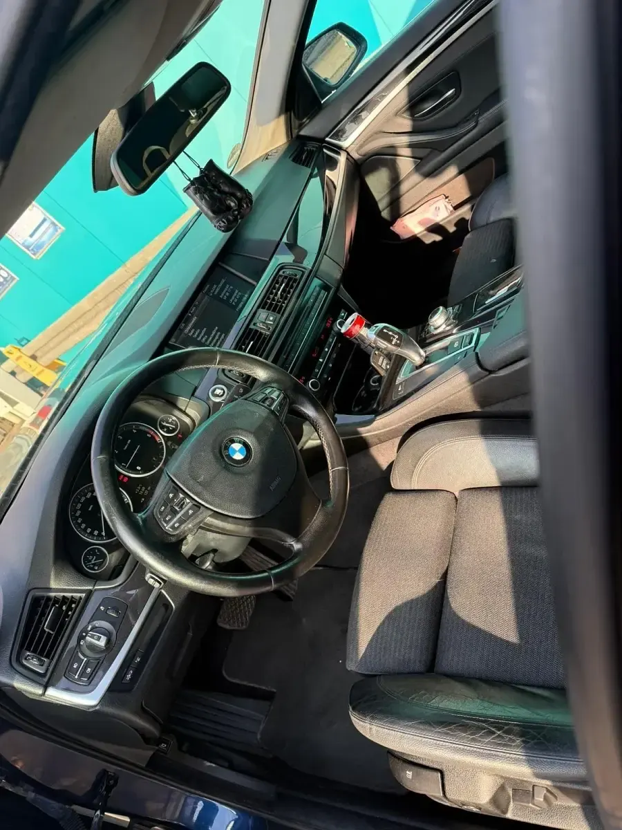 Gebraucht BMW 520 184 PS (135 kW) 2011 Blau Kombi