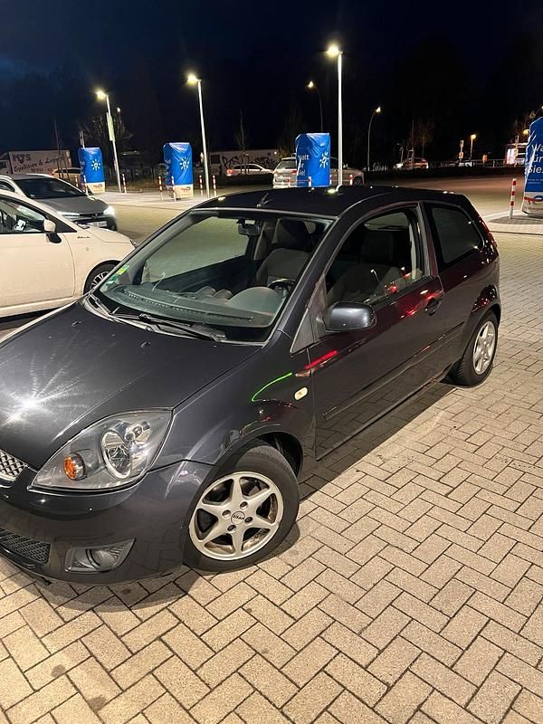 Gebraucht Ford Fiesta 70 PS (51 kW) 2008 Grau Kleinwagen