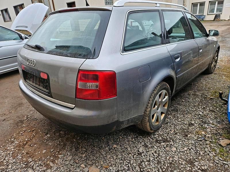 Grau Gebraucht 2003 Audi A6 Kombi | 1.790 € (Superpreis) - Bild 1/4