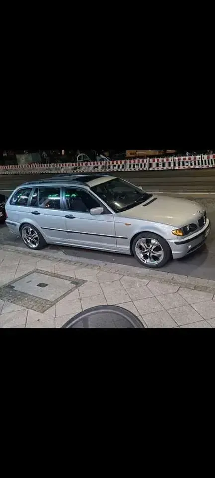 Gebraucht BMW 320 150 PS (110 kW) 2005 Grau Kombi