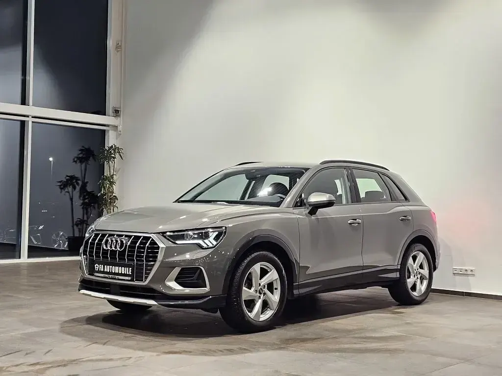 Gebraucht Audi Q3 Sport 150 PS (110 kW) 2024 Chronosgrau SUV