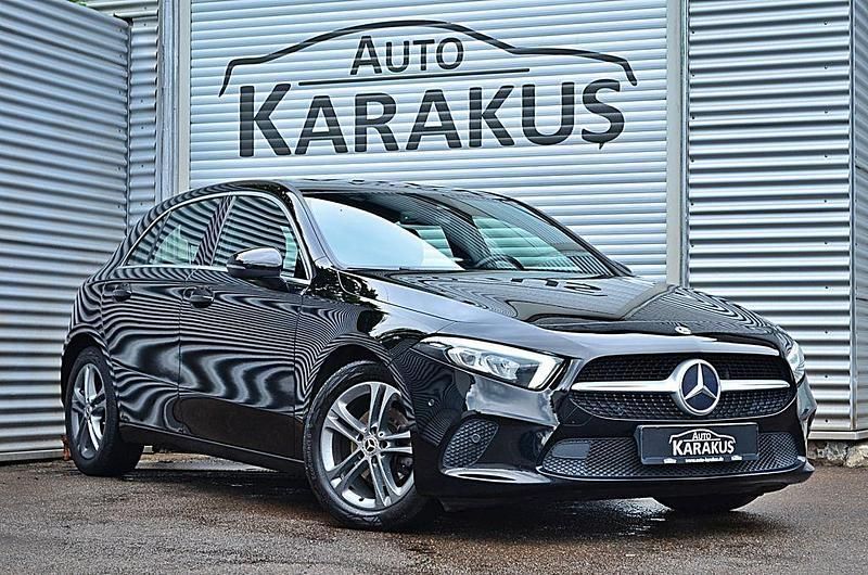Nachtschwarz Gebraucht 2018 Mercedes A180 Limousine | 17.990 € (Fairer Preis) - Bild 1/4