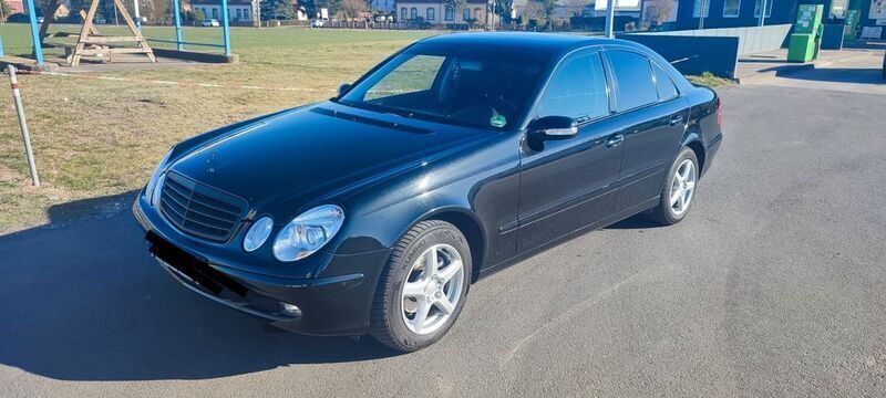 Schwarz Gebraucht 2006 Mercedes E200 Classic Limousine | 12.300 € - Bild 1/4