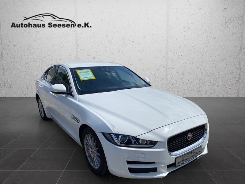 Gebraucht Jaguar XE Prestige 163 PS (119 kW) 2016 Weiß Limousine