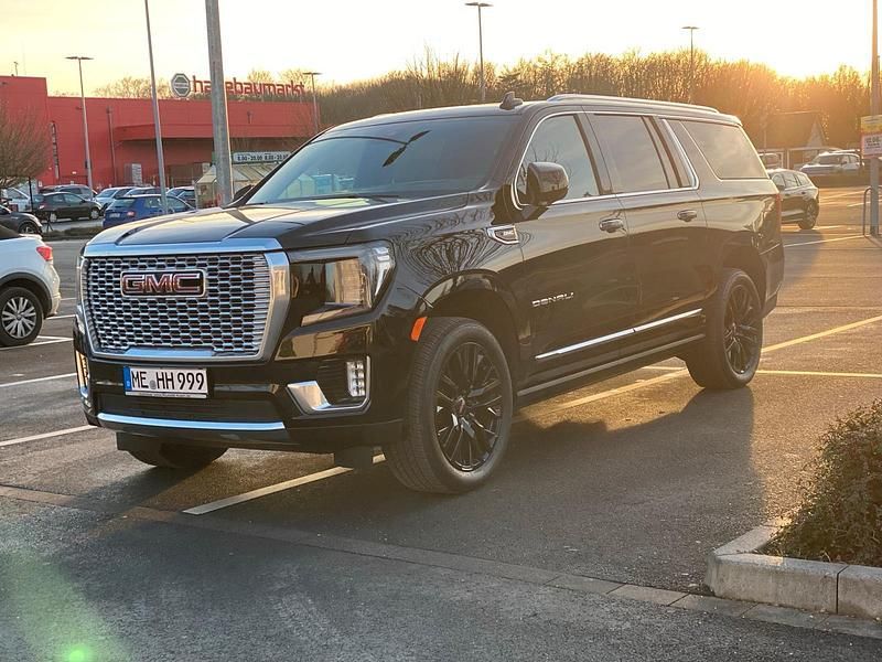 Schwarz Gebraucht 2021 GMC Yukon SUV | 78.500 € - Bild 1/4