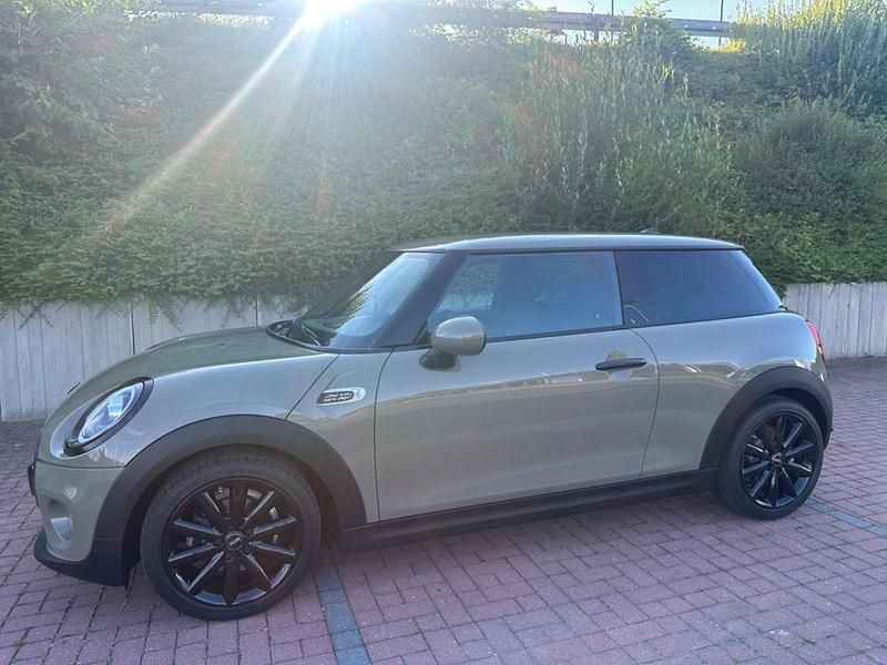 Grau Gebraucht 2019 Mini ONE Kleinwagen | 17.000 € (Etwas zu teuer) - Bild 1/4