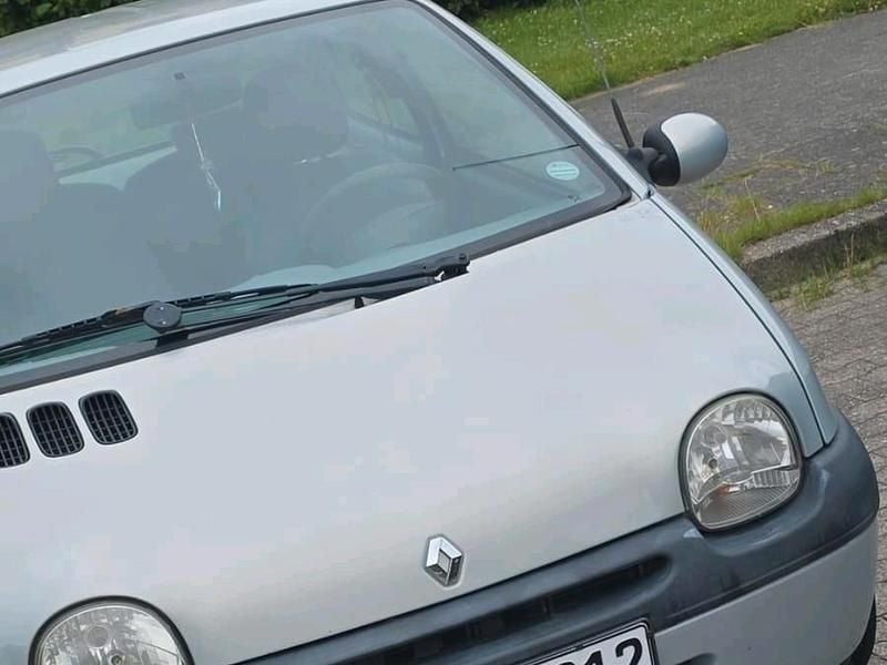 Grau Gebraucht 2025 Renault Twingo Kleinwagen | 1.150 € - Bild 1/4