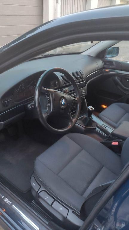 Second-hand BMW 520 170 CP (125 kW) 2000 Albastru Break