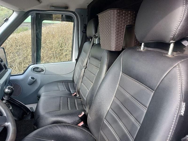 Usado Ford Transit 101 HP (74 kW) 2013 Branco Monovolume