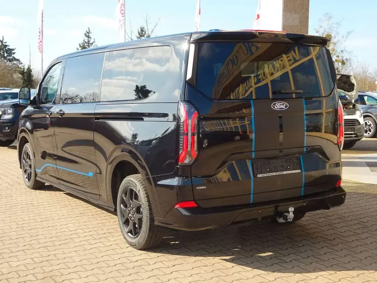 Neu Ford Tourneo Custom Sport 232 PS (170 kW) 2026 Schwarz Van