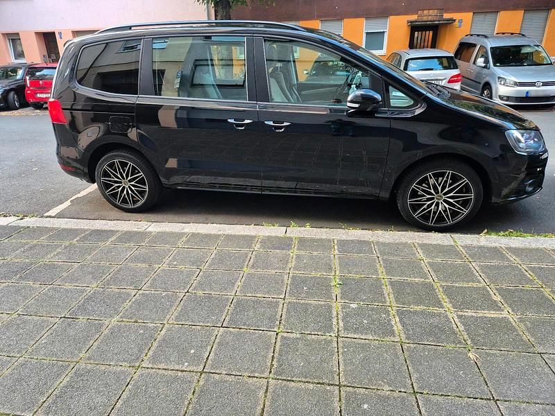 Second-hand Seat Alhambra 140 CP (102 kW) 2013 Negru Monovolum
