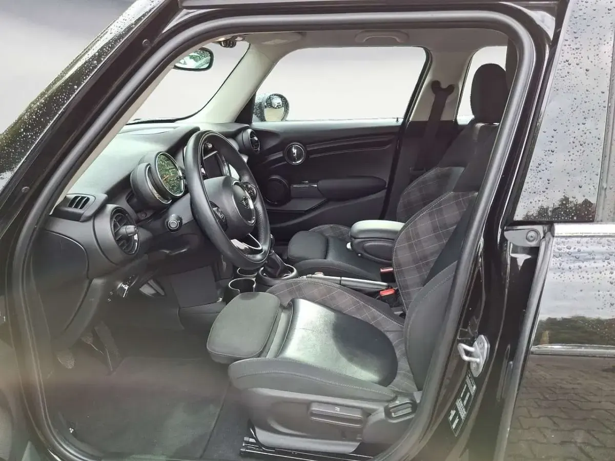 Occasion Mini ONE 102 PK (75 kW) 2019 Zwart Hatchback