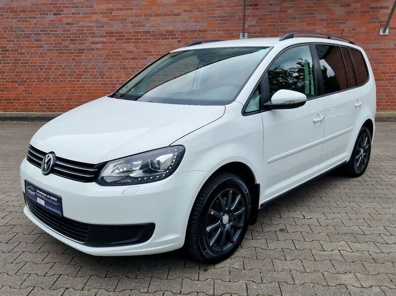 Weiß Gebraucht 2014 VW Touran Comfortline Van / Kleinbus | 8.990 € (Guter Preis) - Bild 1/4