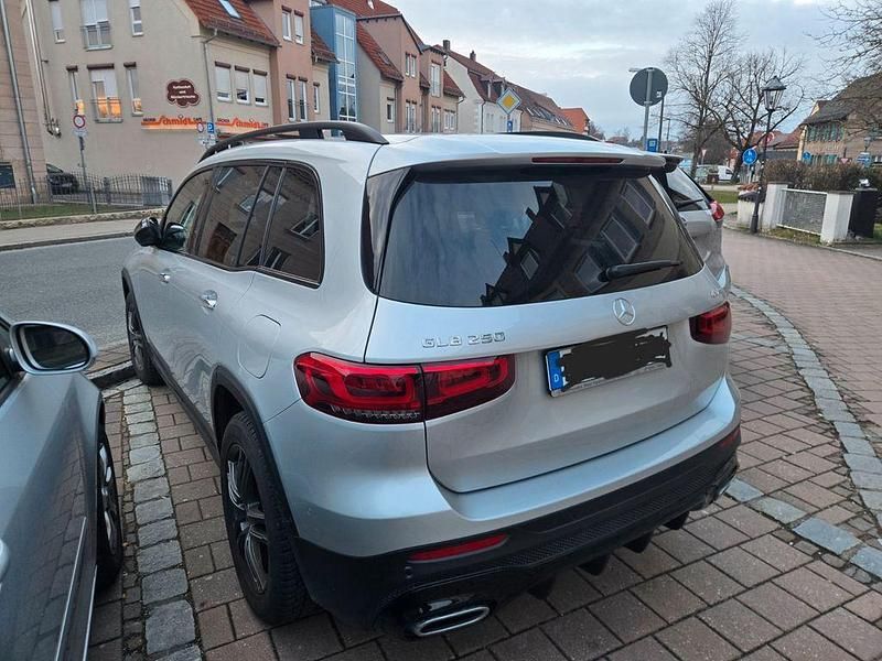 Gebraucht Mercedes GLB250 224 PS (164 kW) 2022 Silber SUV