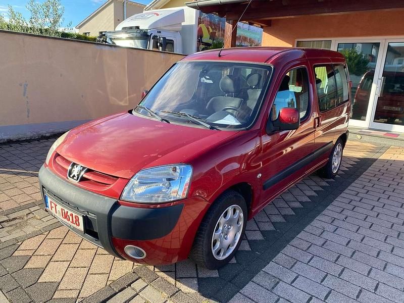 Farbe rot ardent Gebraucht 2009 Citroën Berlingo Advance Van / Kleinbus | 3.450 € (Teuer) - Bild 1/4