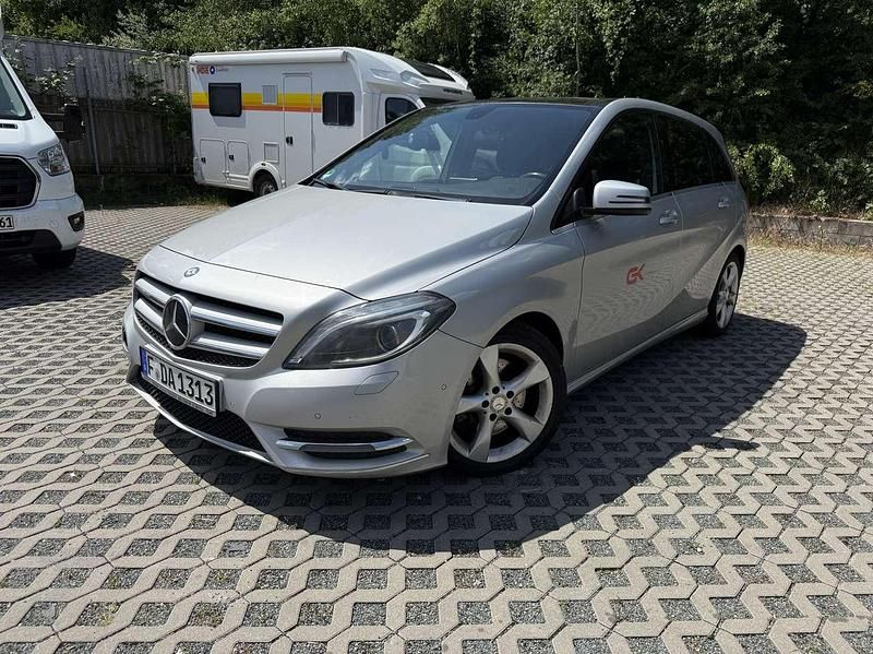 Gebraucht 2014 Mercedes B220 Van / Kleinbus | 6.800 € (Etwas zu teuer) - Bild 1/4