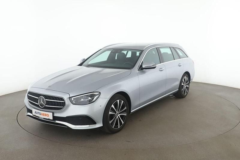 Grau Gebraucht 2023 Mercedes E300 Avantgarde Kombi | 39.790 € (Fairer Preis) - Bild 1/3