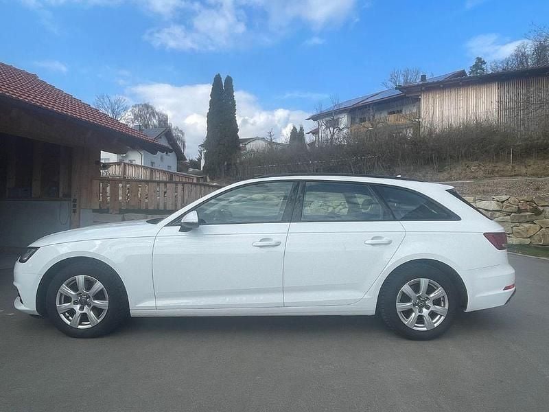 Gebraucht Audi A4 150 PS (110 kW) 2019 Weiß Kombi