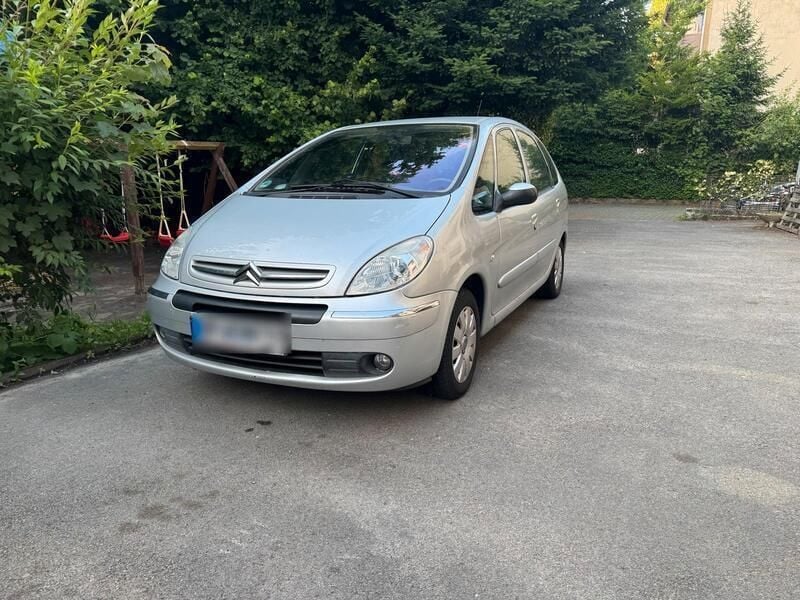 Grau Gebraucht 2006 Citroën Xsara Picasso Van / Kleinbus | 1.200 € - Bild 1/4