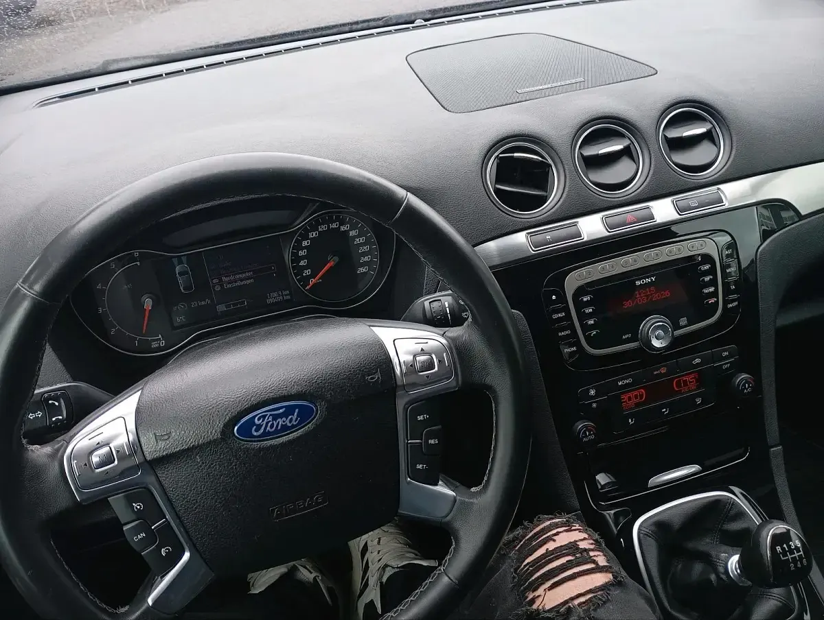 Gebraucht Ford S-MAX S 163 PS (119 kW) 2012 Schwarz Van / Kleinbus