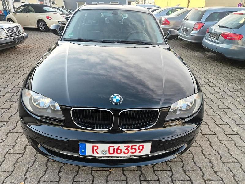 Gebraucht BMW 116 122 PS (89 kW) 2010 Schwarz Kleinwagen