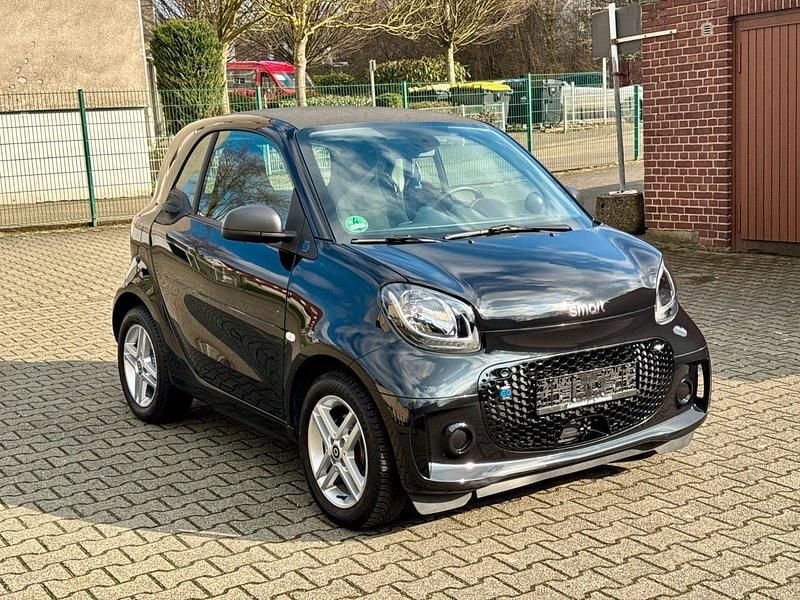 Gebraucht Smart ForTwo Coupé 60 kW (82 PS) 2022 Nachtschwarz Kleinwagen