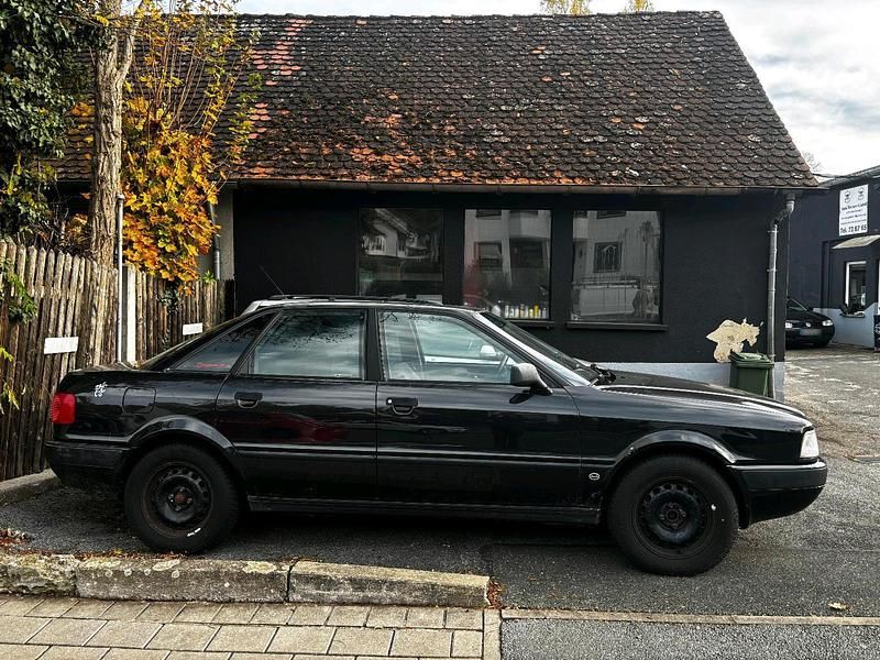 Second-hand Audi 80 116 CP (85 kW) 1993 Negru Berlinǎ