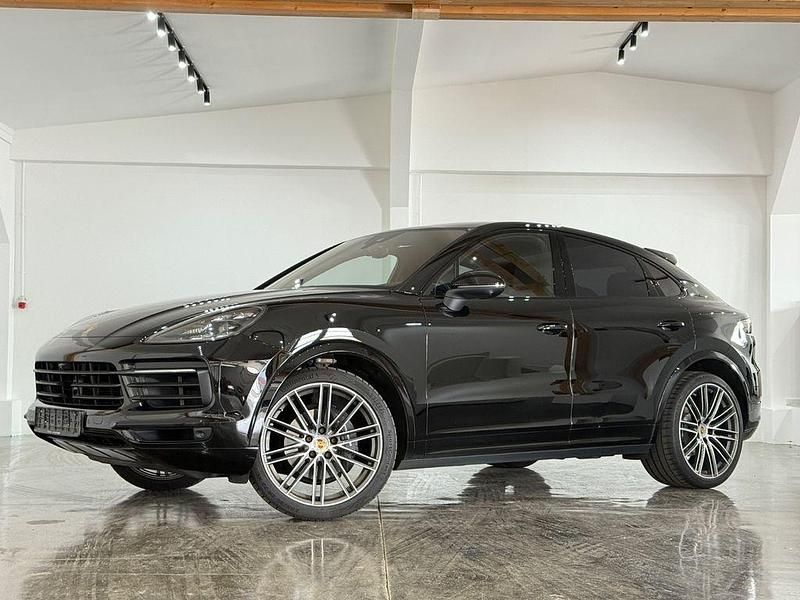 Schwarz Gebraucht 2019 Porsche Cayenne Turbo Sport SUV | 60.490 € - Bild 1/3
