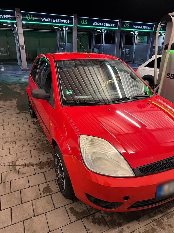 Gebraucht Ford Fiesta 69 PS (50 kW) 2005 Rot Kleinwagen