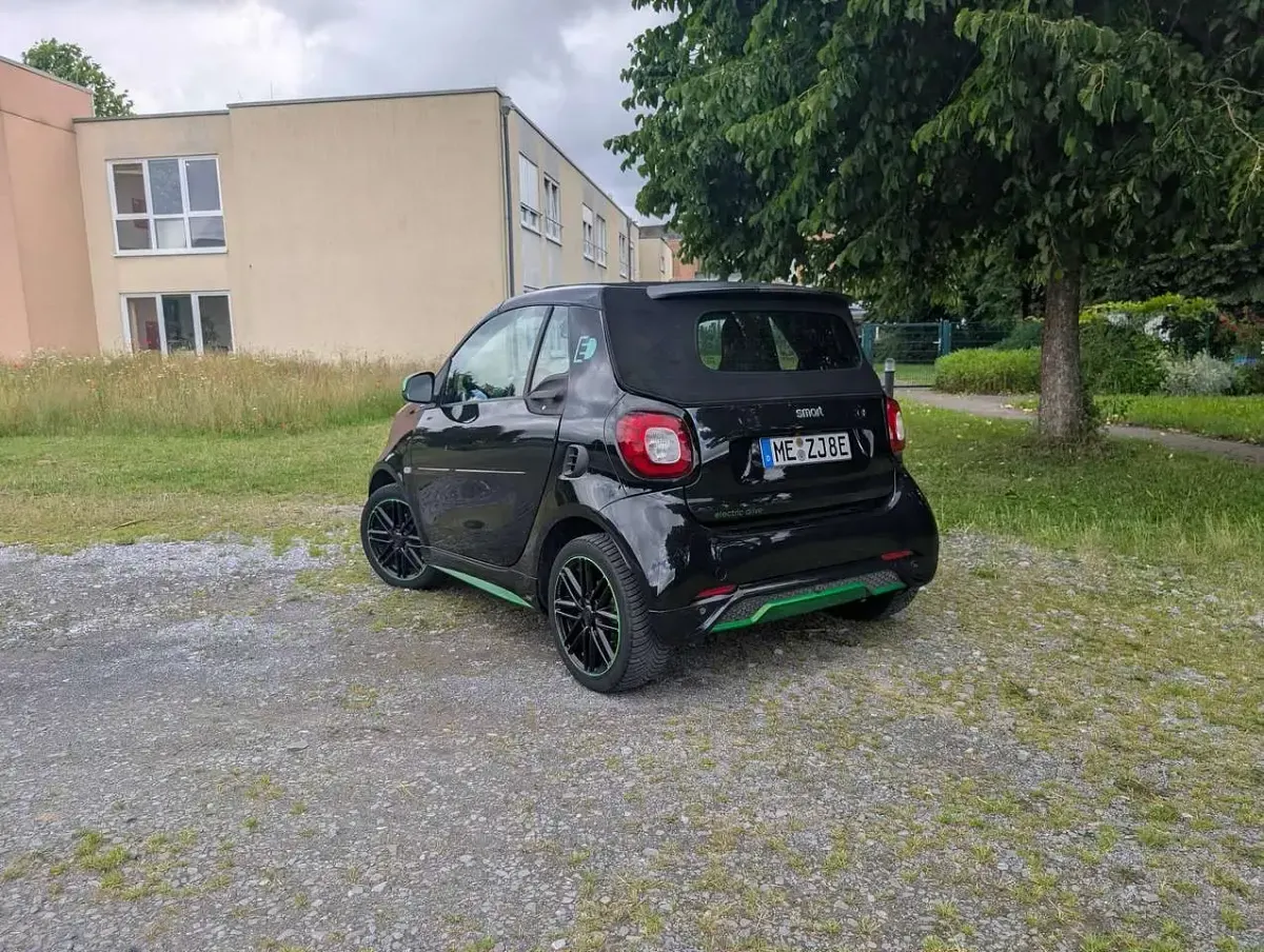 Gebraucht Smart ForTwo Electric Drive Brabus 60 kW (82 PS) 2018 Schwarz Cabrio