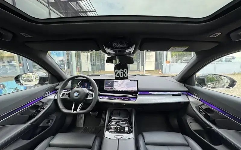 Gebraucht BMW 520 Comfort Edition 197 PS (144 kW) 2025 Grau Kombi