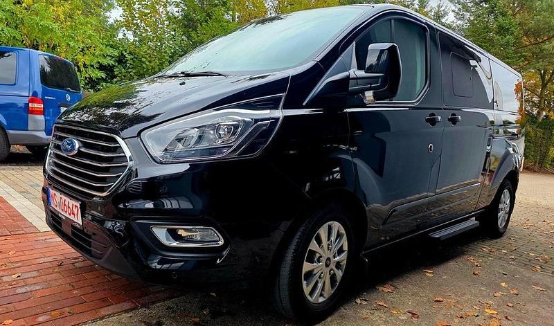 Schwarz Gebraucht 2019 Ford Transit Titanium Kombi | 29.499 € (Teuer) - Bild 1/4