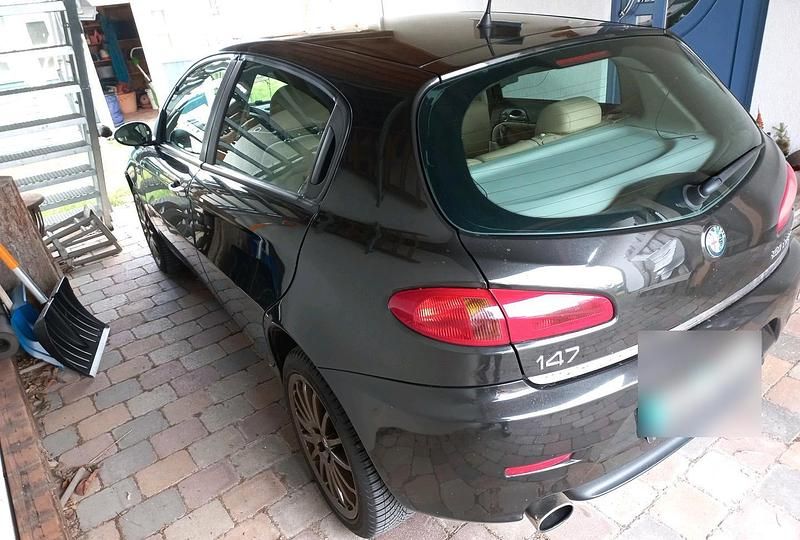 Gebraucht Alfa Romeo 147 Distinctive 150 PS (110 kW) 2005 Schwarz Kleinwagen