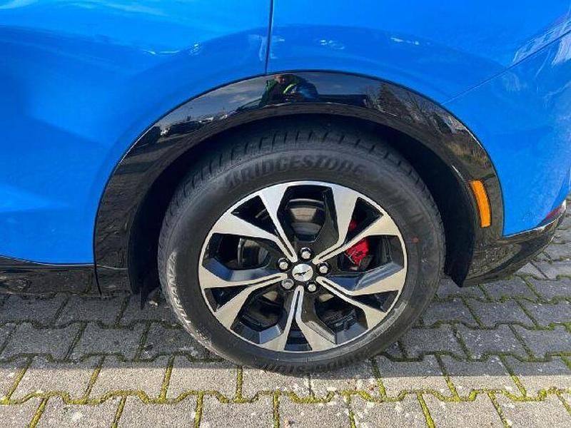 Gebraucht Ford Mustang Mach-E Premium 197 kW (269 PS) 2023 Grabber blue metallic SUV