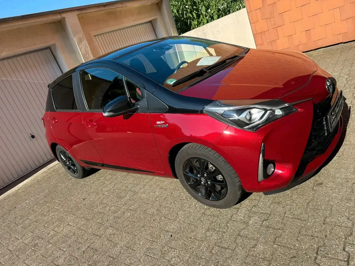 Gebraucht Toyota Yaris 101 PS (74 kW) 2018 Rot Kleinwagen
