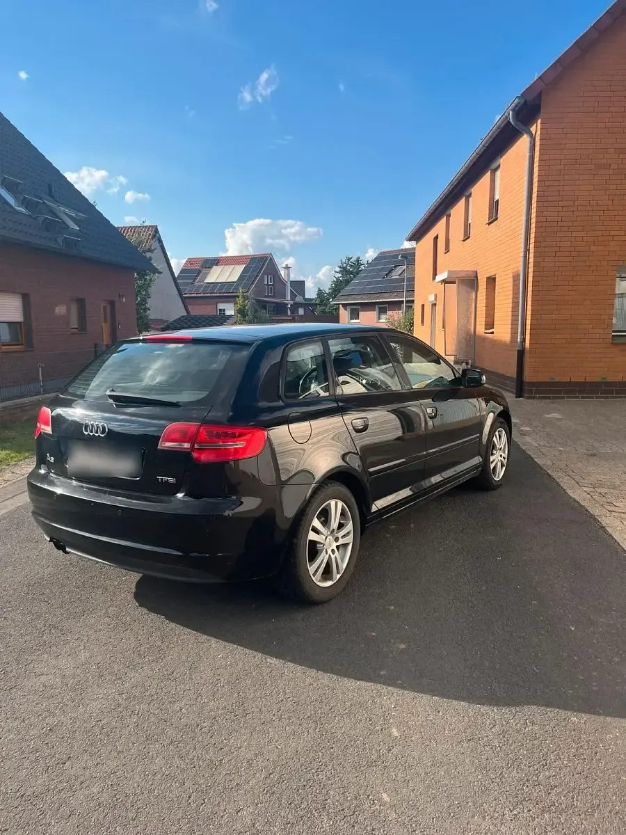 Gebraucht Audi A3 125 PS (91 kW) 2010 Schwarz Kleinwagen