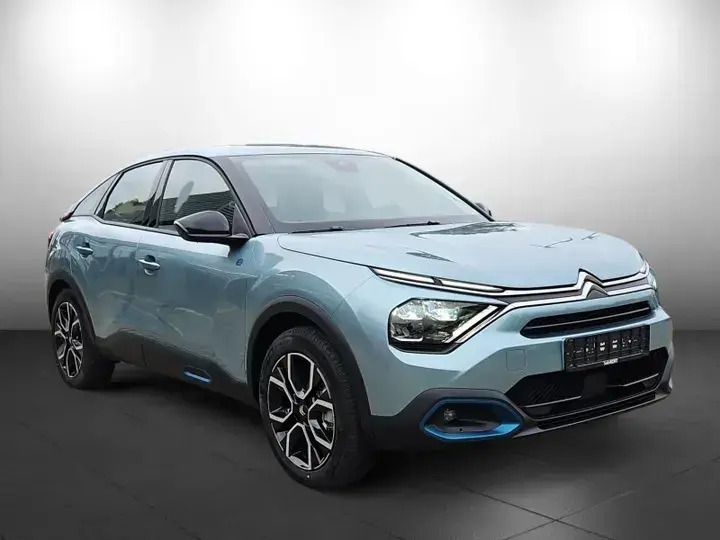 Gebraucht Citroën e-C4 Feel 100 kW (136 PS) 2023 Lackierung olbia blau/typ aussenverkleidung metalliclackierung Limousine
