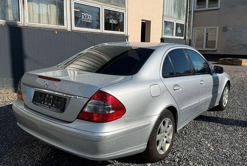 Gebraucht Mercedes E200 184 PS (135 kW) 2006 Silber Limousine