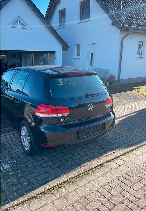 Gebraucht VW Golf VI 80 PS (58 kW) 2011 Schwarz Kleinwagen