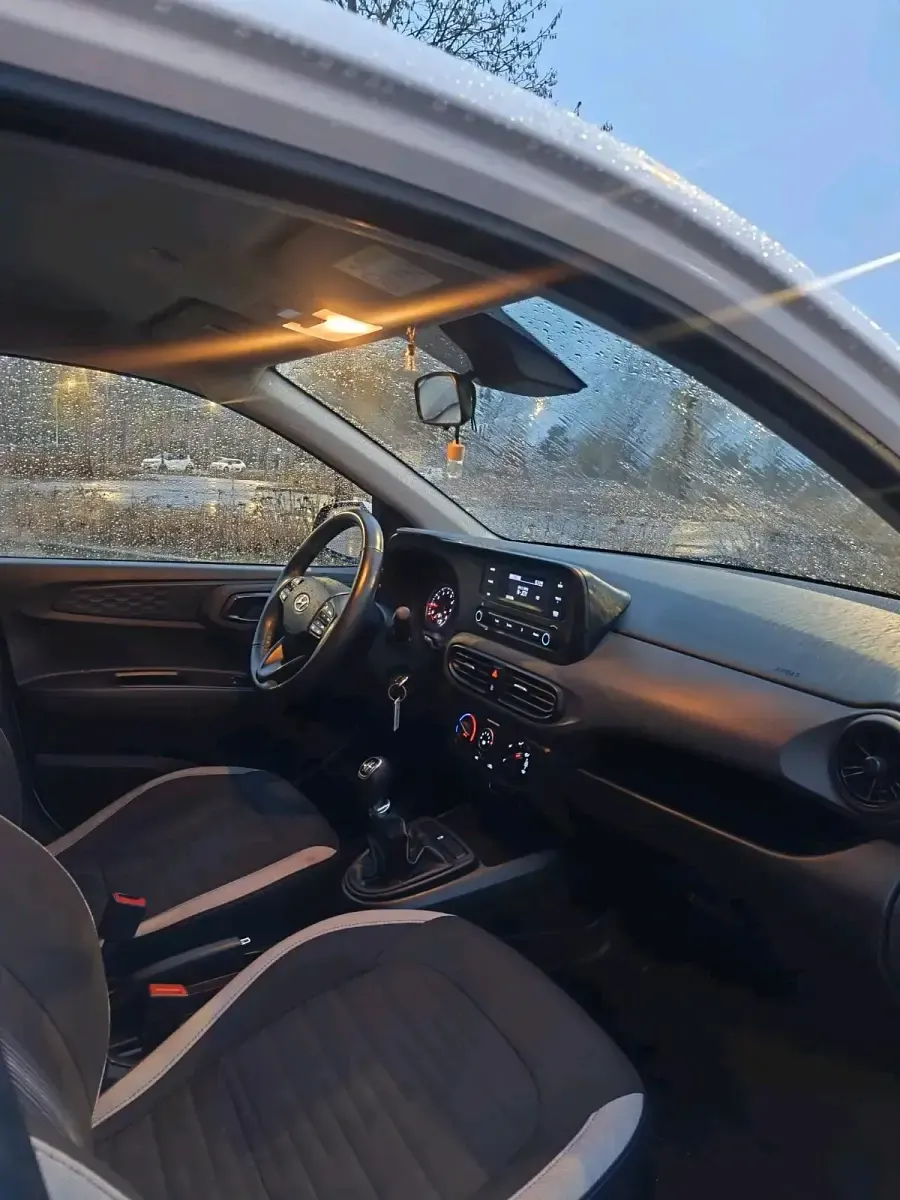 Gebraucht Hyundai i10 Trend 67 PS (49 kW) 2021 Weiß Kleinwagen