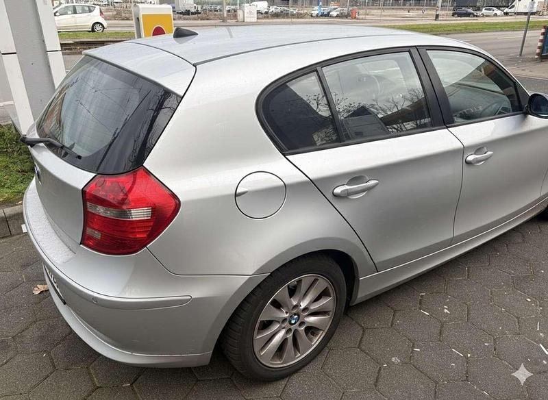 Gebraucht BMW 116 122 PS (89 kW) 2007 Silber Kleinwagen