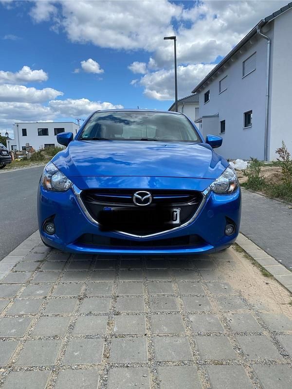 Blau Gebraucht 2016 Mazda 2 Kleinwagen | 10.000 € (Fairer Preis) - Bild 1/4